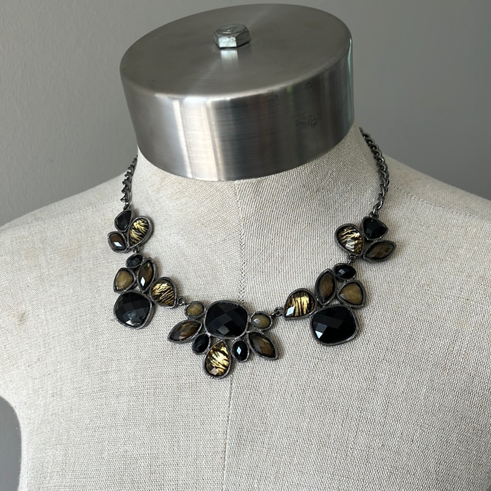 Macy’s Collar Necklace black and green stones with gunmetal chain